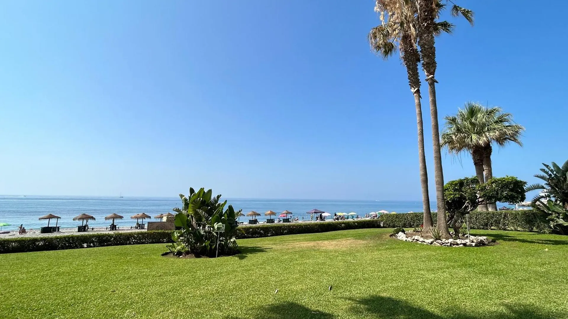 Apartamento En Primera Linea De Playa Torrox